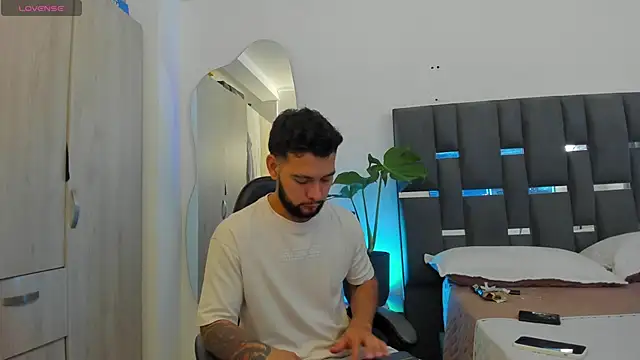 noah corvelle online show from March 2026 11:43:02 PM