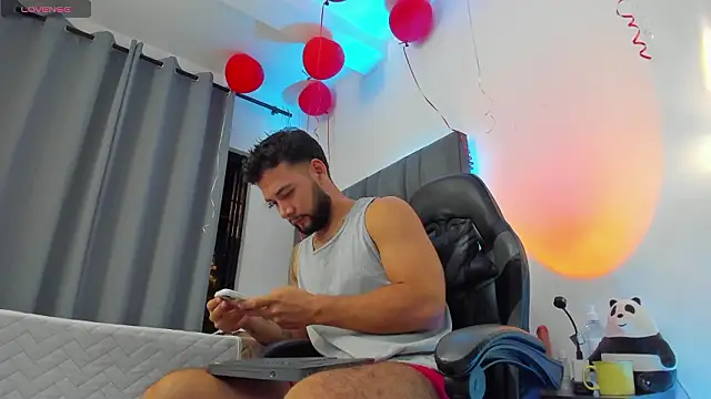 Snapshot of noah_corvelle chatting on February 2026 02:55:02 AM noah corvelle online show from February 2026 02:55:02 AM