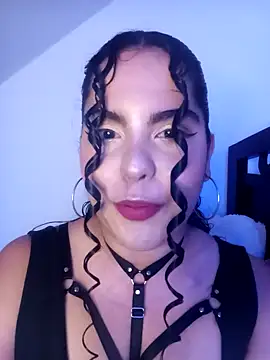 Elara Nova online show from November 2025 02:15:01 AM