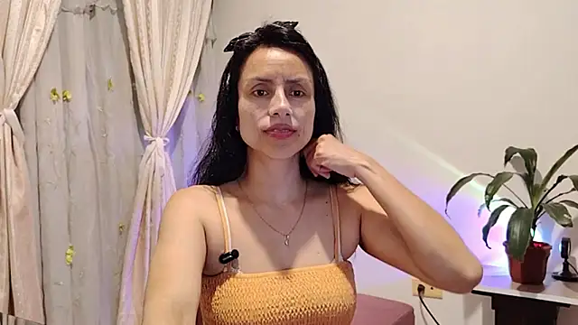 Snapshot of Bella_Exhibition chatting on March 2026 07:03:02 PM Bella Exhibition online show from March 2026 07:03:02 PM