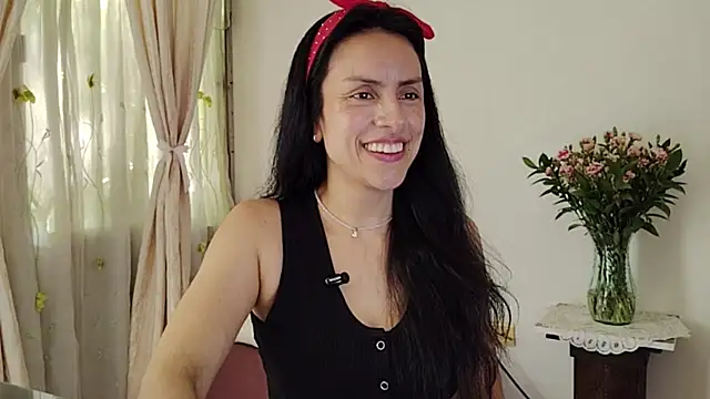 Snapshot of Bella_Exhibition chatting on February 2026 09:01:02 PM Bella Exhibition online show from February 2026 09:01:02 PM