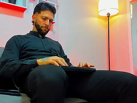 Supreme Alpha online show from November 2025 08:31:02 PM