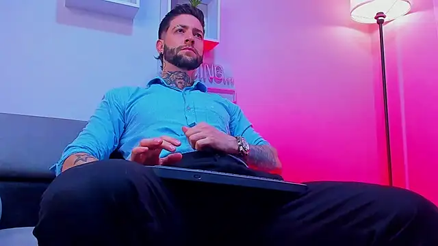 Supreme Alpha online show from November 2025 03:06:01 AM