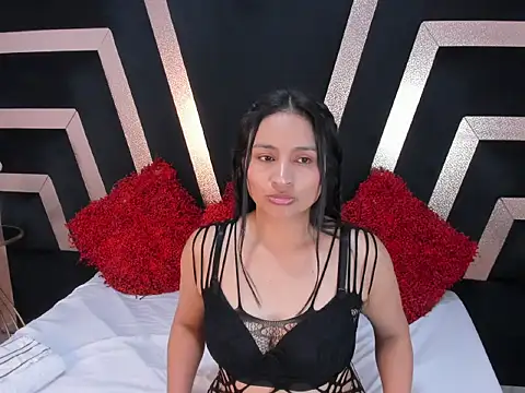 Laurie Bell  online show from November 2025 01:59:02 PM