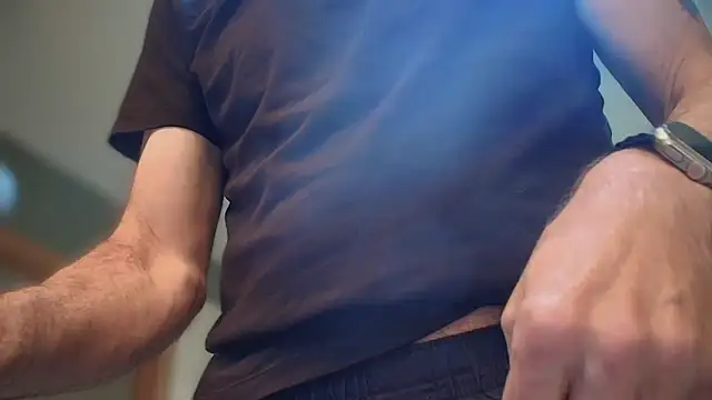 Snapshot of centerfieldshow chatting on November 2025 06:23:01 PM centerfieldshow online show from November 2025 06:23:01 PM