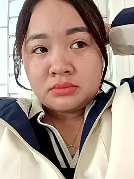 Bee-bgolden online show from November 2025 12:58:02 AM