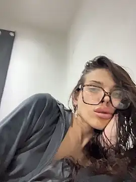 zowi101 online show from December 2025 07:30:01 PM