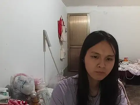 Snapshot of RebelAura chatting on May 2026 11:42:02 AM RebelAura online show from May 2026 11:42:02 AM