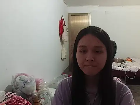 Snapshot of RebelAura chatting on May 2026 11:54:02 AM RebelAura online show from May 2026 11:54:02 AM