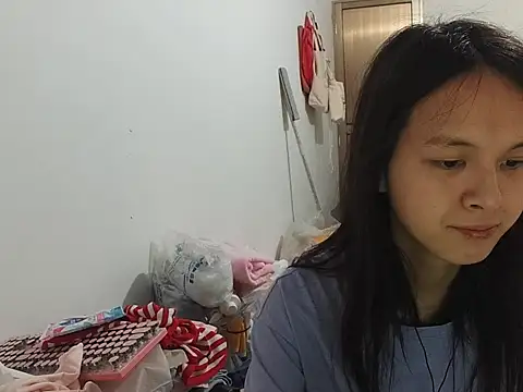 Snapshot of RebelAura chatting on June 2026 11:16:02 AM RebelAura online show from June 2026 11:16:02 AM
