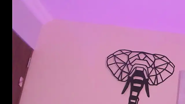 Isabella Crofts online show from November 2025 03:06:01 AM