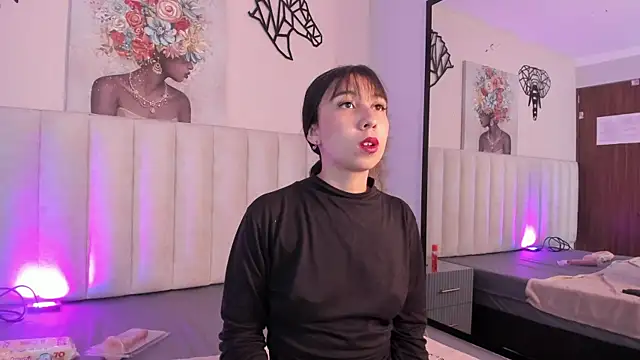 Isabella Crofts online show from November 2025 03:10:01 AM