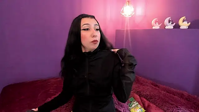 Isabella Crofts online show from February 2026 03:06:02 AM