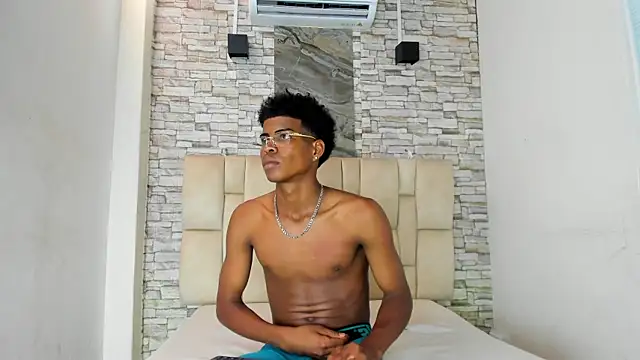 XAVI LEE online show from November 2025 07:58:01 PM