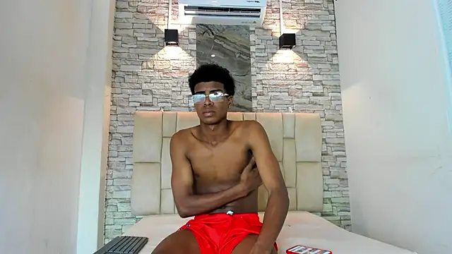 XAVI LEE online show from November 2025 07:58:02 PM