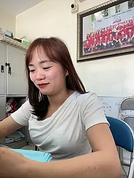 Snapshot of Bana-gibee chatting on April 2026 07:06:02 AM Bana-gibee online show from April 2026 07:06:02 AM