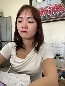 Snapshot of Bana-gibee chatting on April 2026 02:40:01 AM Bana-gibee online show from April 2026 02:40:01 AM