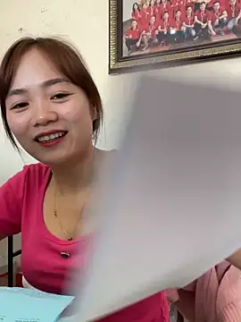 Snapshot of Bana-gibee chatting on April 2026 03:32:02 AM Bana-gibee online show from April 2026 03:32:02 AM