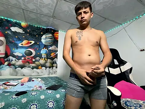 Snapshot of boy_ricky chatting on November 2025 04:06:01 AM boy ricky online show from November 2025 04:06:01 AM