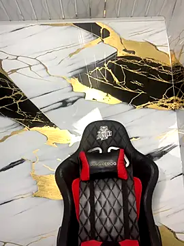 Snapshot of Suarezz10_ chatting on November 2025 06:39:02 AM Suarezz10 online show from November 2025 06:39:02 AM