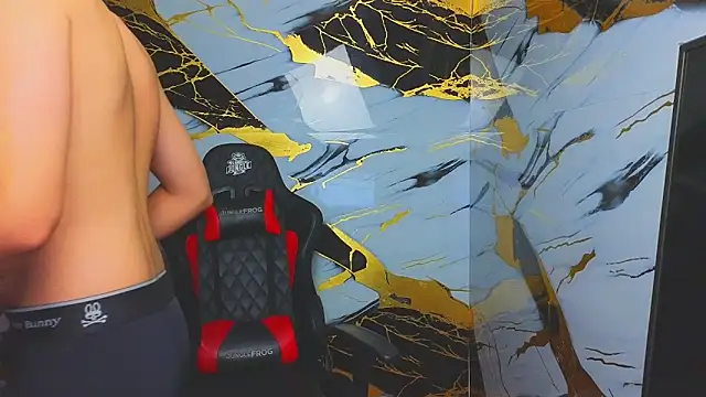 Snapshot of Suarezz10_ chatting on November 2025 05:17:02 PM Suarezz10 online show from November 2025 05:17:02 PM