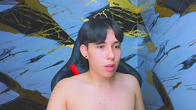 Snapshot of Suarezz10_ chatting on November 2025 03:49:02 PM Suarezz10 online show from November 2025 03:49:02 PM