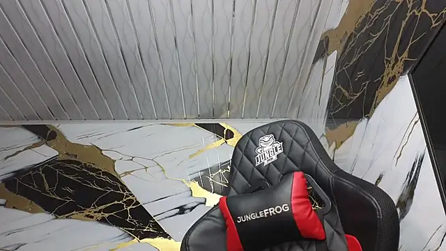 Snapshot of Suarezz10_ chatting on November 2025 10:59:02 AM Suarezz10 online show from November 2025 10:59:02 AM