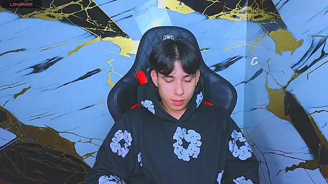 Snapshot of Suarezz10_ chatting on November 2025 11:47:01 AM Suarezz10 online show from November 2025 11:47:01 AM