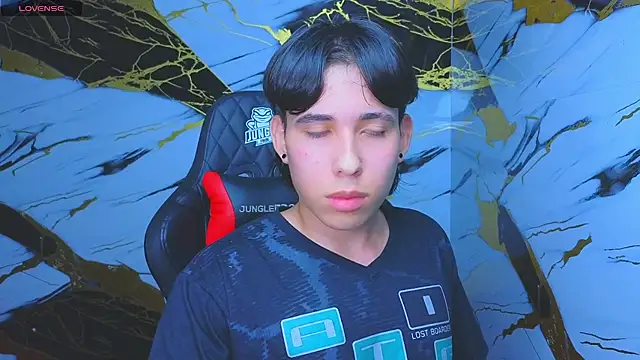 Snapshot of Suarezz10_ chatting on November 2025 01:31:02 AM Suarezz10 online show from November 2025 01:31:02 AM