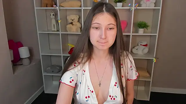 Snapshot of Ella_Burns chatting on May 2026 01:20:01 AM Ella Burns online show from May 2026 01:20:01 AM