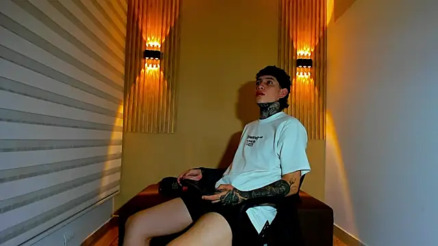 DANTE ARMSTRONG online show from November 2025 04:05:02 AM