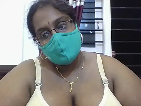 hootypriya online show from December 2025 07:02:01 PM