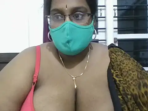 hootypriya online show from December 2025 05:35:01 PM