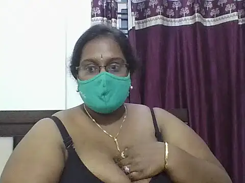 hootypriya online show from December 2025 05:00:01 PM