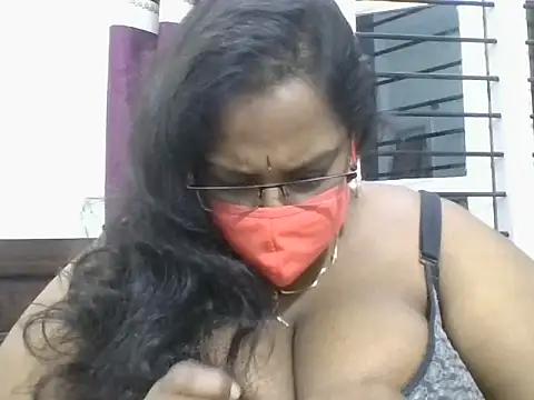 hootypriya online show from February 2026 11:26:01 PM