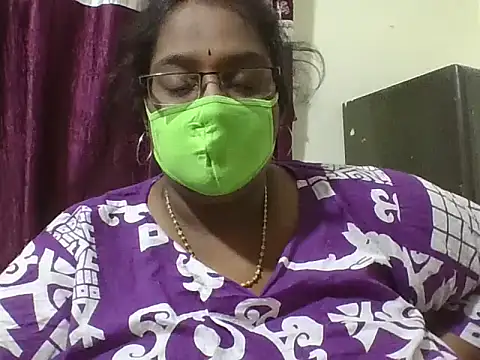 Snapshot of hootypriya chatting on April 2026 08:05:01 PM hootypriya online show from April 2026 08:05:01 PM