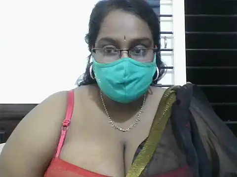hootypriya online show from December 2025 07:04:01 PM