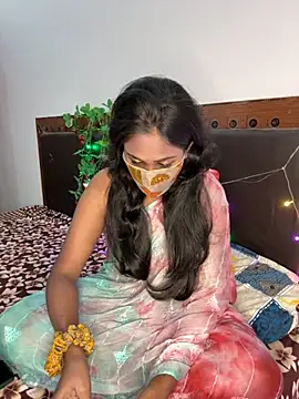 Snapshot of Desiqueen2 chatting on November 2025 05:27:01 PM Desiqueen2 online show from November 2025 05:27:01 PM