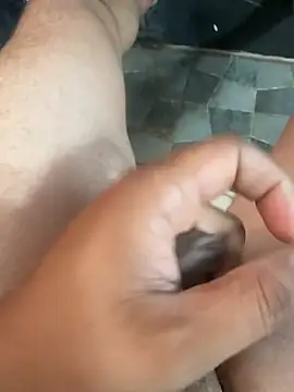 Qwert9012 online show from February 2026 07:39:01 AM