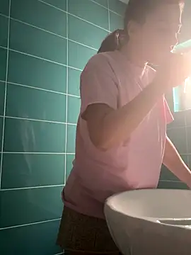 Snapshot of EdaQueen chatting on November 2025 07:11:02 AM EdaQueen online show from November 2025 07:11:02 AM