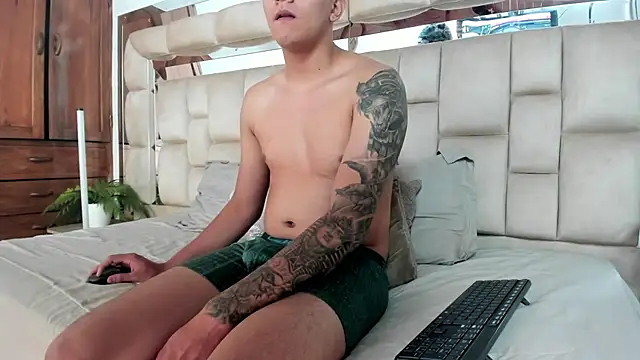 HotVoltage online show from December 2025 12:41:01 PM