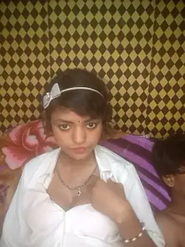 Freakingromance online show from April 2026 05:41:01 PM