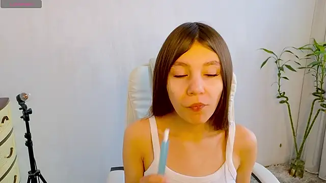 Little  Lunaa online show from February 2026 10:15:02 AM