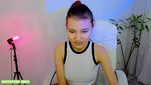 Little  Lunaa online show from February 2026 11:32:02 AM