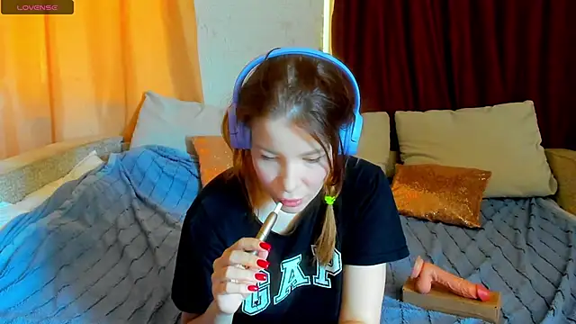 Eva purrr  online show from April 2026 08:21:02 AM