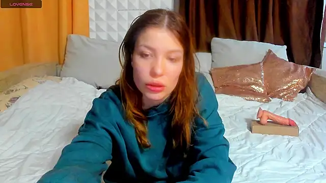 Eva purrr  online show from April 2026 06:59:01 AM