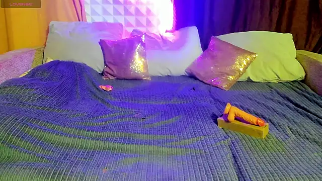 Eva purrr  online show from April 2026 10:44:02 PM