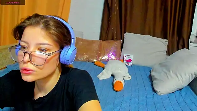 Eva purrr  online show from November 2025 01:10:02 AM