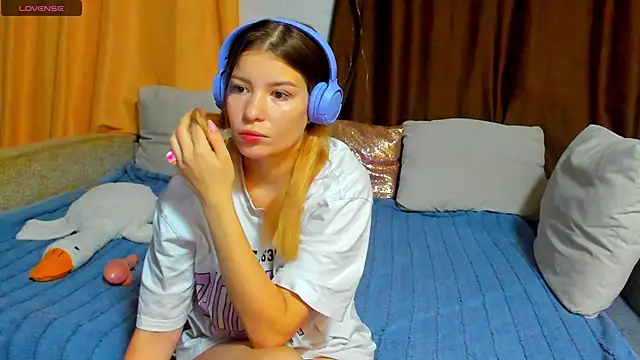 Eva purrr  online show from November 2025 01:09:01 AM