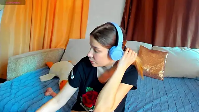 Eva purrr  online show from November 2025 08:48:02 AM